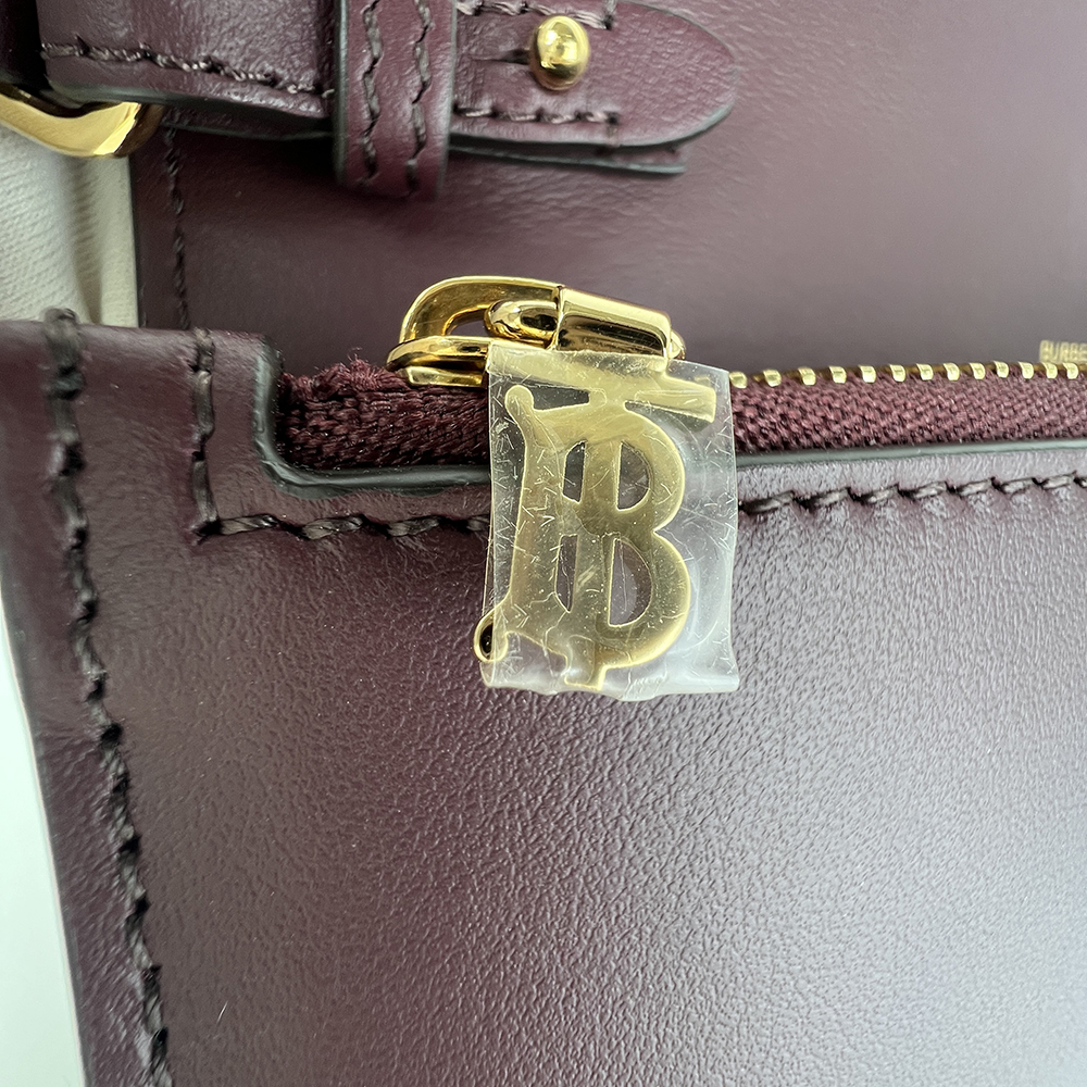 BURBERRY Burberry Hazelmere WOC 印花 LOGO 小牛皮斜背長夾 | Printed Logo Leather - 20