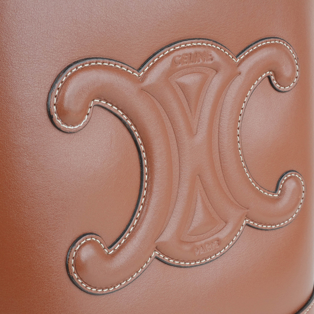 CELINE CELINE 凱旋門立體浮雕皮革水桶包|Small Bucket in Smooth Calfskin with Cuir Triomphe - 14