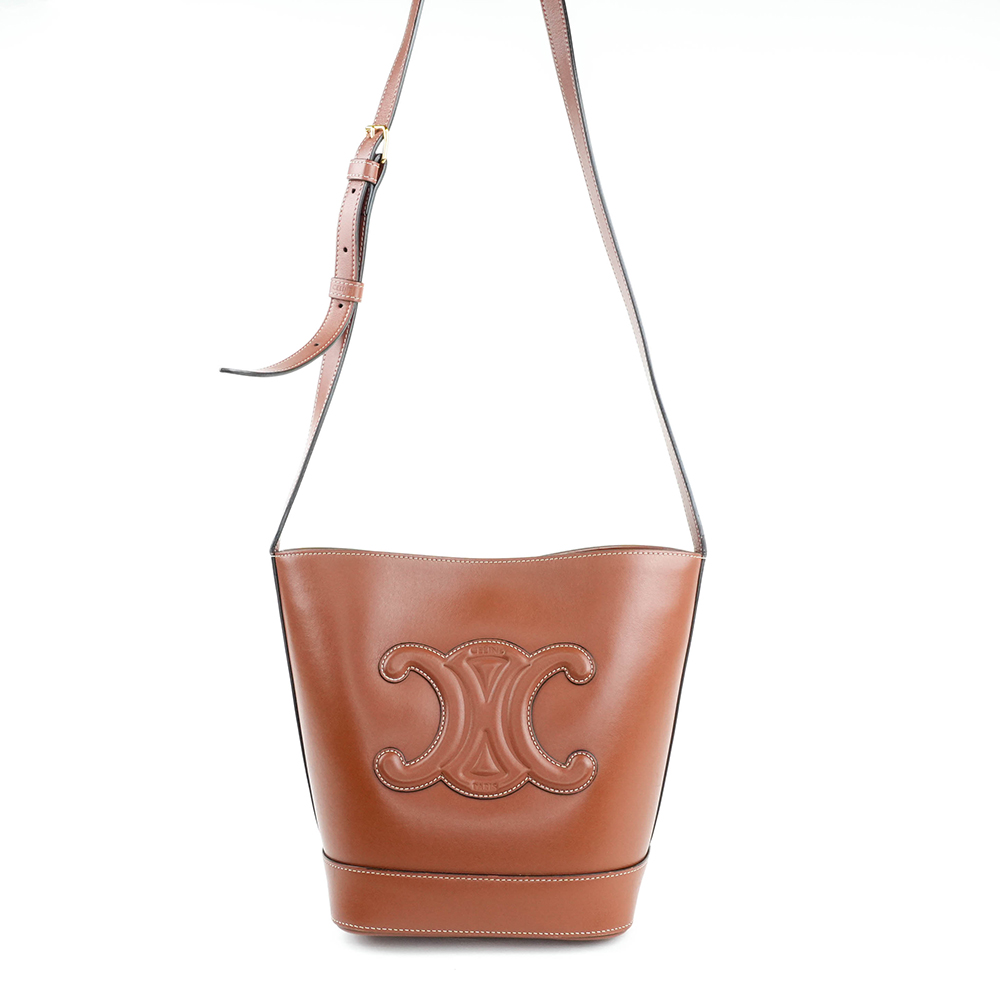 CELINE CELINE 凱旋門立體浮雕皮革水桶包|Small Bucket in Smooth Calfskin with Cuir Triomphe - 2