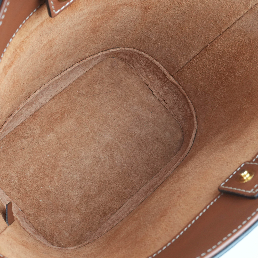 CELINE CELINE 凱旋門立體浮雕皮革水桶包|Small Bucket in Smooth Calfskin with Cuir Triomphe - 24