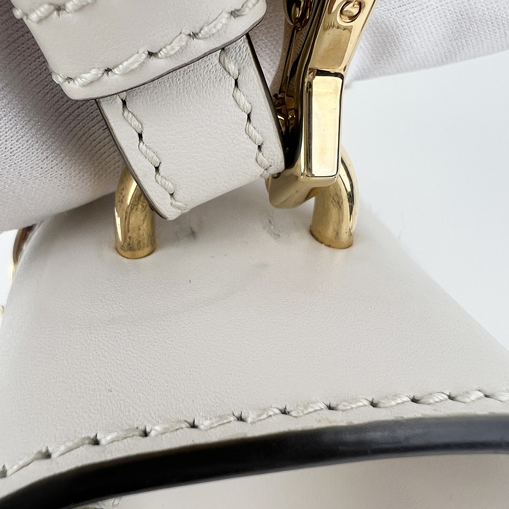 GUCCI GUCCI Sylvie Mini 塞爾維亞絲帶包 白色金扣 手提 斜背兩用包|Sylvie Mini Leather Bag - 14