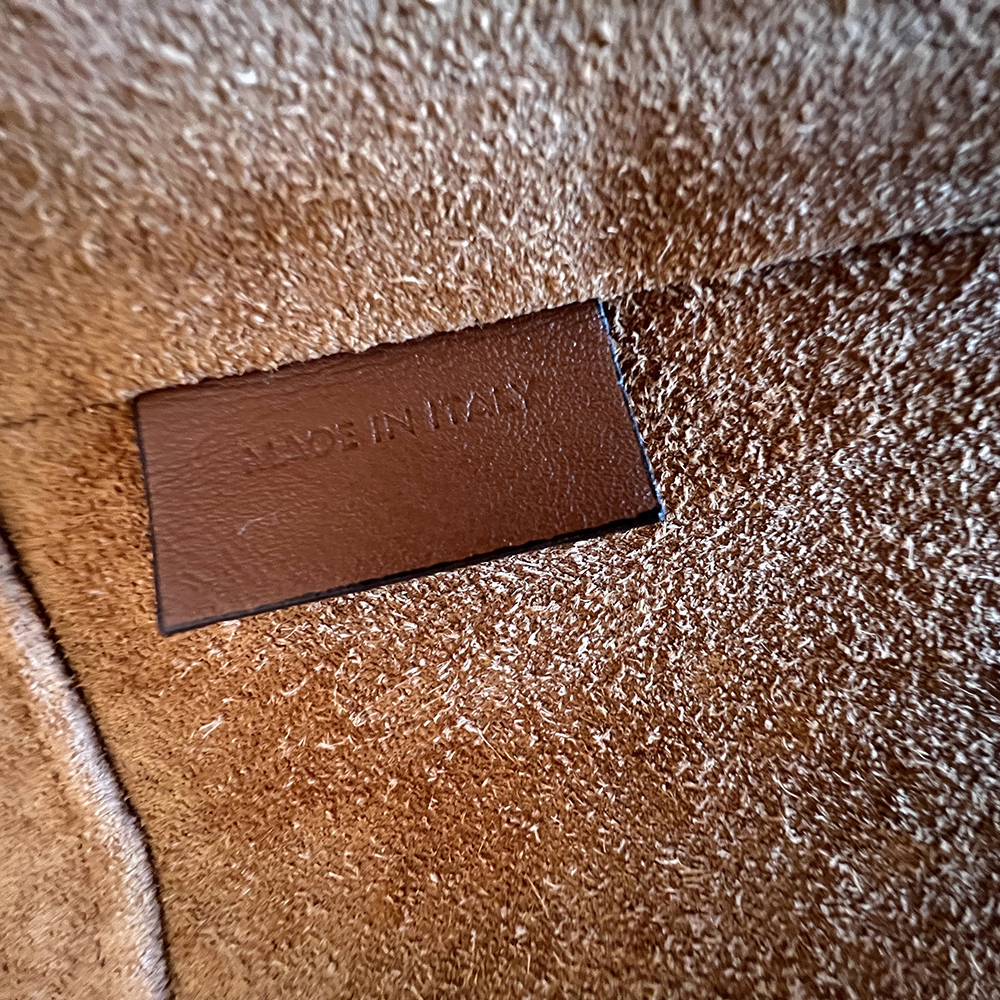 CELINE CELINE 凱旋門立體浮雕皮革水桶包|Small Bucket in Smooth Calfskin with Cuir Triomphe - 25